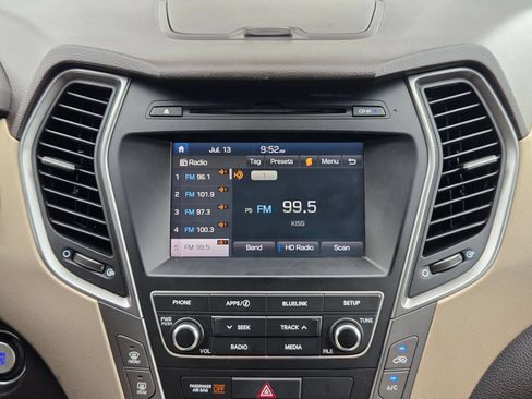 Used 2017 Hyundai Santa Fe Sport FWD image 17