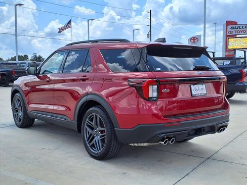 Used 2025 Ford Explorer ST AWD/4WD image 2