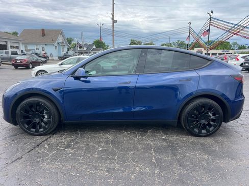 Used 2022 Tesla Model Y Long Range AWD/4WD image 4