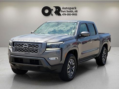 Used 2024 Nissan Frontier SL w/ Technology Package RWD image 2