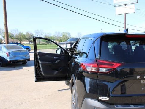 Used 2021 Nissan Rogue SV AWD/4WD image 9