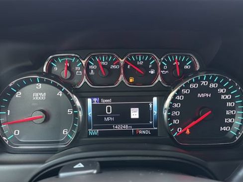 Used 2020 Chevrolet Suburban LT AWD/4WD image 13