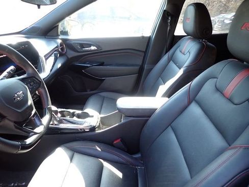 Used 2025 Chevrolet Trax RS image 10