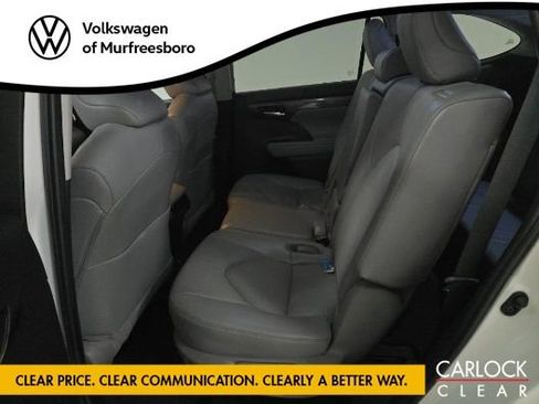 Used 2023 Toyota Highlander Limited image 8