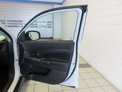 Used 2024 Mitsubishi Outlander Sport ES image 25