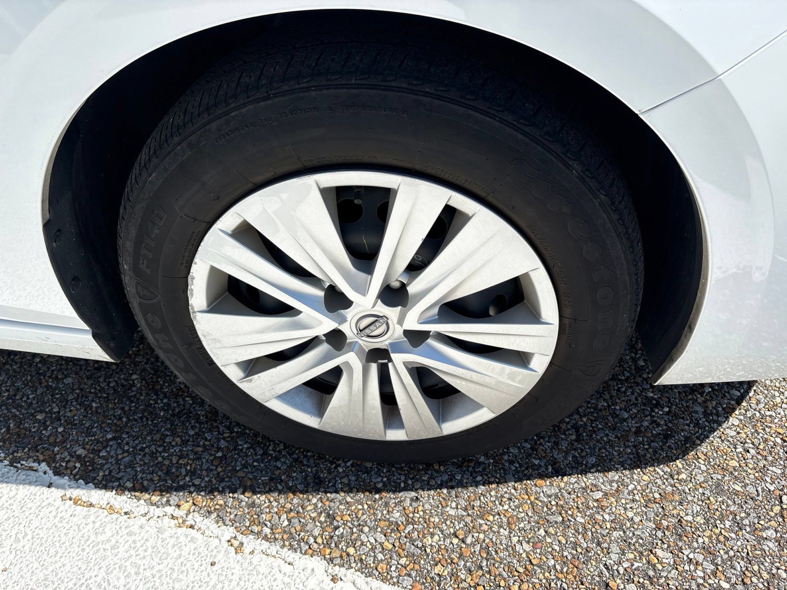 Used 2025 Nissan Sentra S FWD image 7