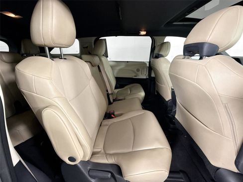 Certified 2023 Toyota Sienna XLE image 41