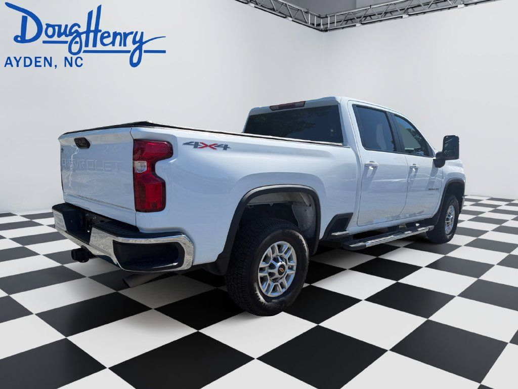 Used 2024 Chevrolet Silverado 2500 LT AWD/4WD image 5