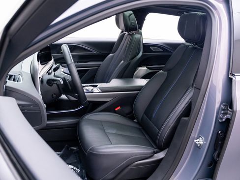 Certified 2025 Cadillac Lyriq Luxury w/ LPO, Floor Liner Package image 20