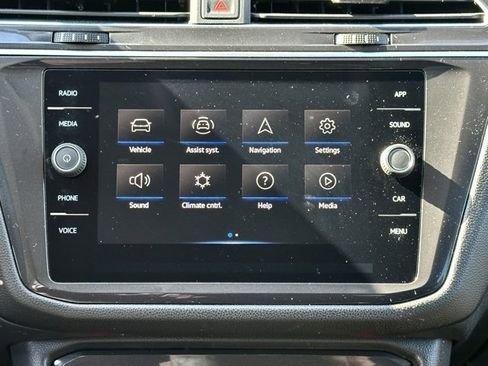 Used 2023 Volkswagen Tiguan SE image 26