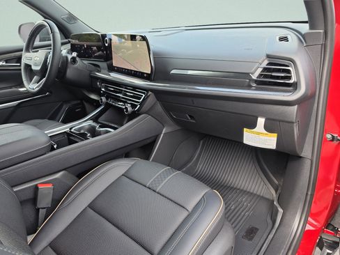 New 2026 Chevrolet Traverse High Country FWD image 15