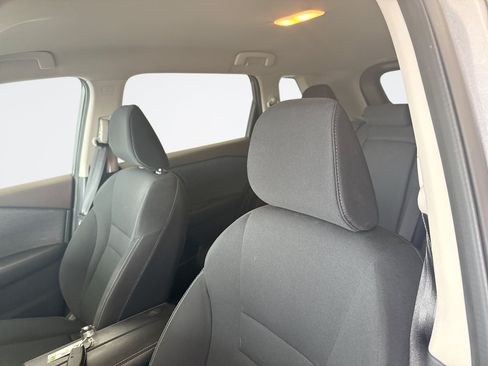 Used 2023 Nissan Rogue S AWD/4WD image 11