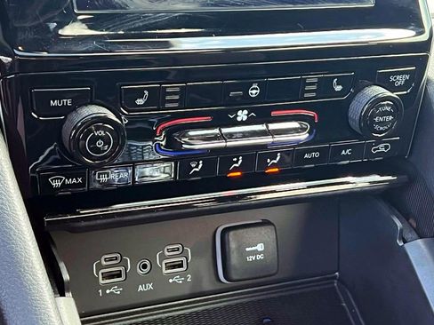 Certified 2025 Jeep Grand Cherokee L Altitude image 29