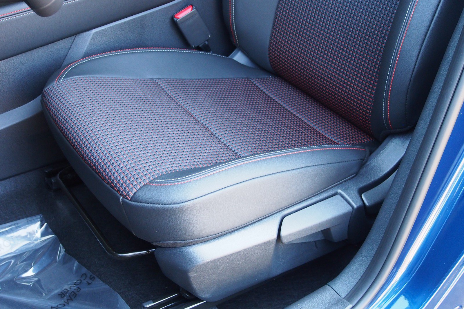Used 2026 Nissan Kicks SR FWD image 16
