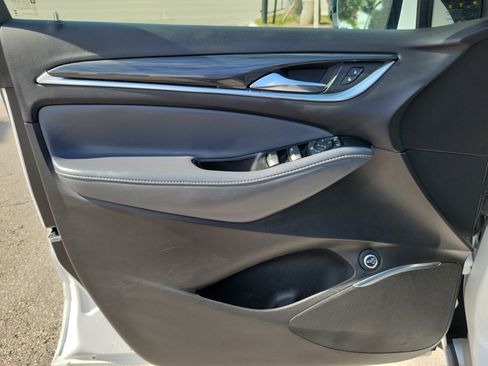 Used 2023 Buick Enclave Essence image 24