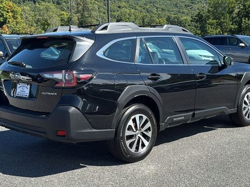 Certified 2025 Subaru Outback AWD/4WD image 4