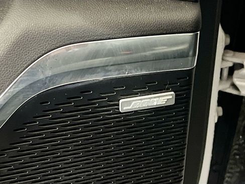 Used 2024 Chevrolet Traverse RS image 19