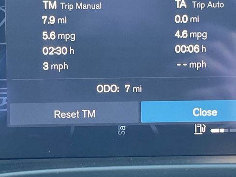 New 2025 Volvo XC40 B5 Ultra w/ Protection Package Premier image 24