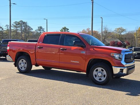 Used 2018 Toyota Tundra SR5 image 4