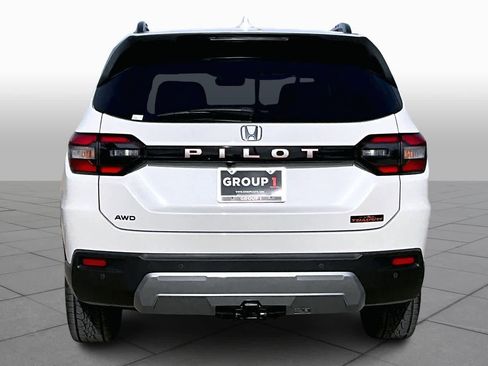 New 2026 Honda Pilot TrailSport image 4