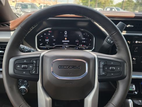Used 2024 GMC Sierra 2500 Denali w/ Denali Reserve Package image 13