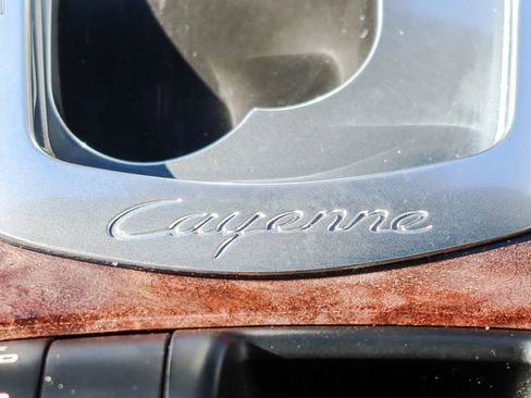 Used 2015 Porsche Cayenne S image 21