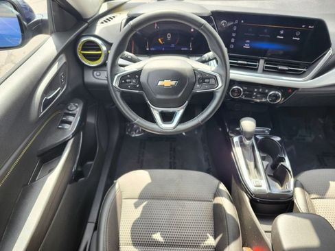 Used 2024 Chevrolet Trax LT w/ Driver Confidence Package FWD image 11