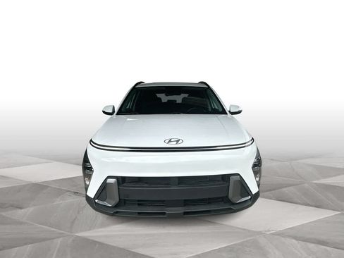 Used 2024 Hyundai Kona SEL w/ Convenience Package FWD image 3
