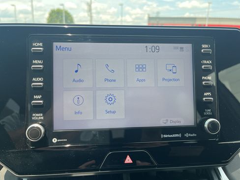 Used 2021 Toyota Venza XLE w/ Softex Package AWD/4WD image 19
