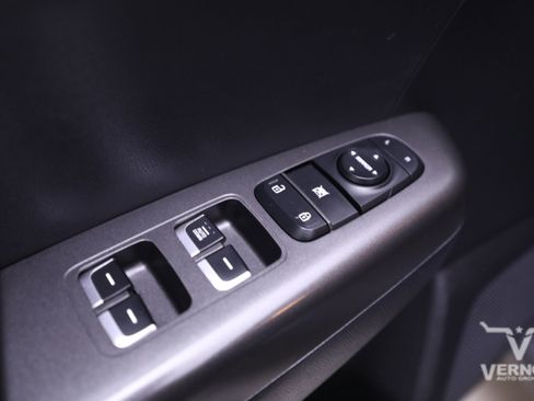 Used 2020 Kia Sportage LX image 16