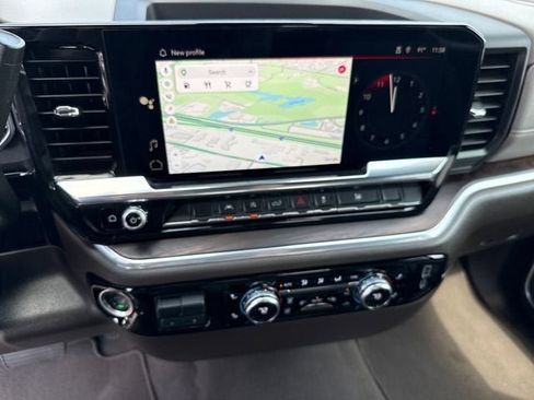 Used 2025 GMC Sierra 1500 SLT AWD/4WD image 18