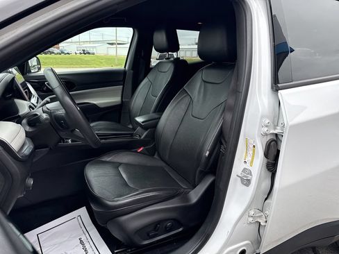 Used 2023 Jeep Compass Limited AWD/4WD image 12