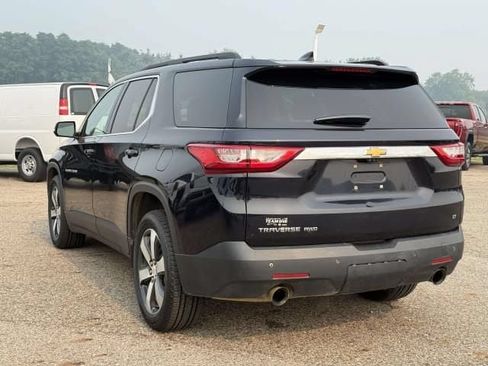 Used 2020 Chevrolet Traverse LT w/ LT Premium Package AWD/4WD image 6