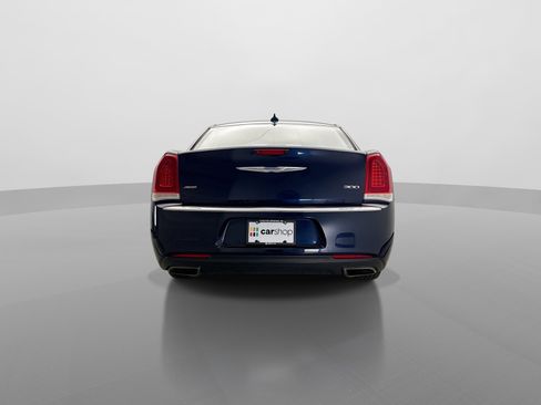 Used 2017 Chrysler 300 Limited AWD/4WD image 4