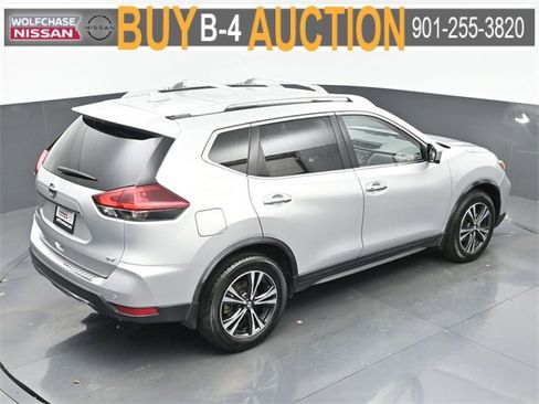 Used 2020 Nissan Rogue SV w/ Premium Package image 35