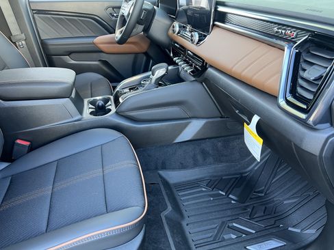 New 2026 GMC Canyon AT4 w/ Technology Plus Package AWD/4WD image 20