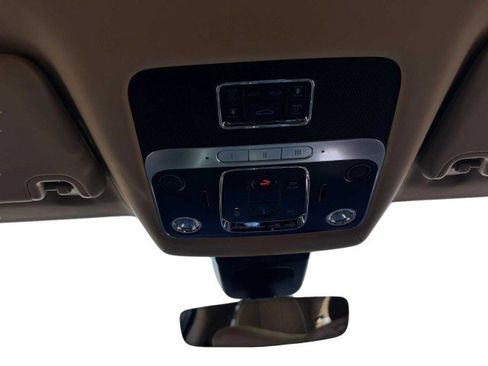 Used 2023 Bentley Flying Spur W12 image 40