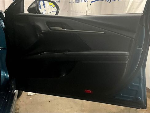 Used 2025 Toyota Camry SE image 12