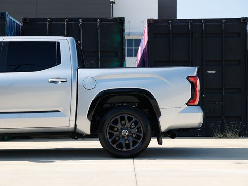 Used 2024 Toyota Tundra Platinum AWD/4WD image 28