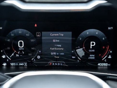 Used 2024 GMC Canyon Elevation w/ Convenience Package AWD/4WD image 18