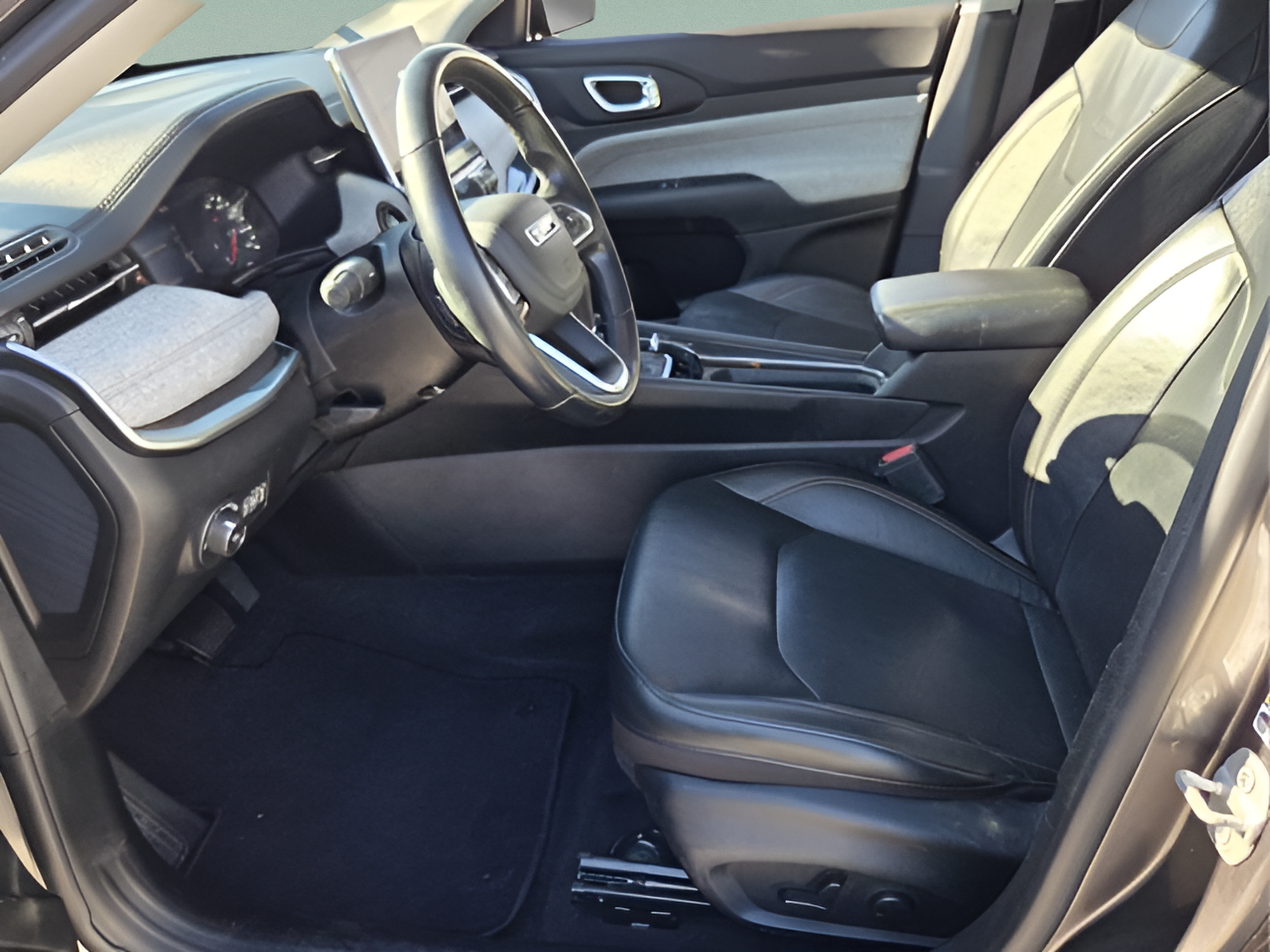 Used 2022 Jeep Compass Latitude AWD/4WD image 9