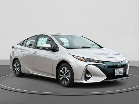 Used 2019 Toyota Prius Prime Advanced FWD image 4
