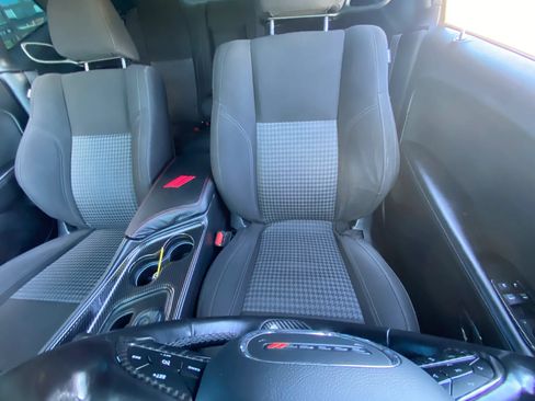 Used 2020 Dodge Challenger SXT RWD image 22