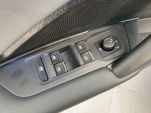 New 2026 Volkswagen Tiguan SE image 13