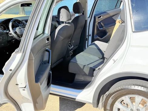 Used 2020 Volkswagen Tiguan S image 13