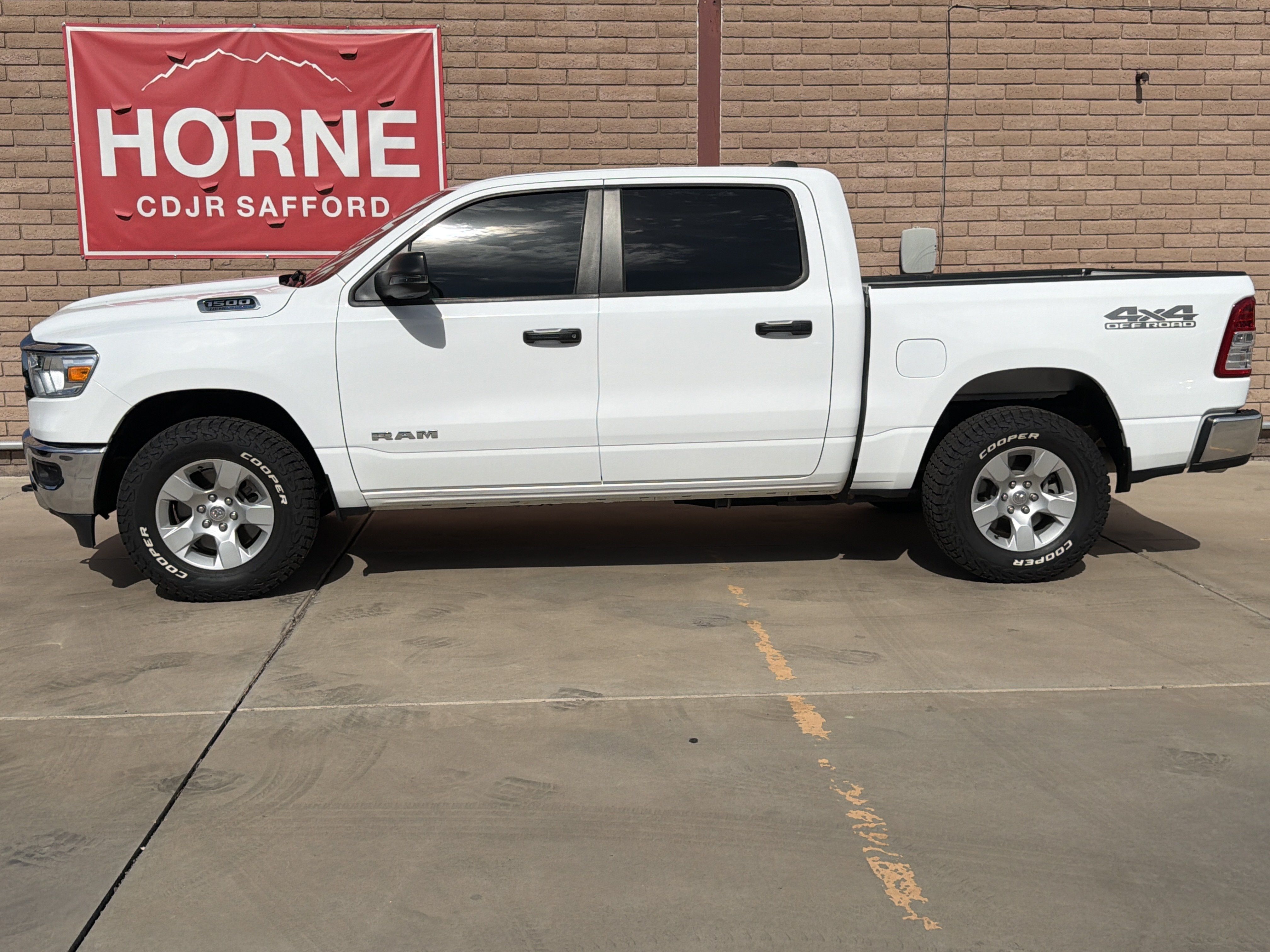 Used 2024 RAM 1500 Big Horn AWD/4WD image 2