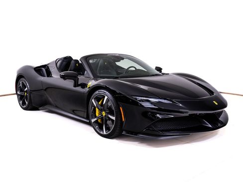 Used 2022 Ferrari SF90 Spider AWD/4WD image 9