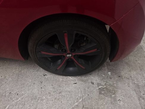 Used 2012 Hyundai Veloster w/ Tech Pkg image 9