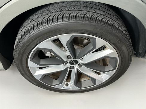Used 2021 Audi Q3 2.0T Premium w/ Convenience Package AWD/4WD image 11