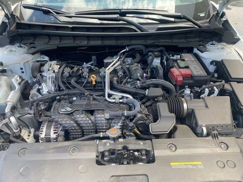 Used 2025 Nissan Altima 2.5 S FWD image 14